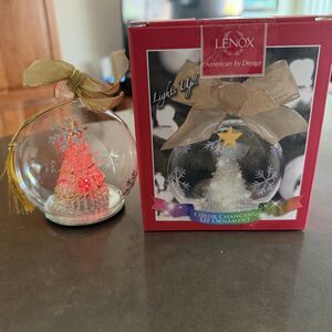 Lenox WONDER BALL TREE Color Changing Lit Tree Christmas Ornament Lights Up